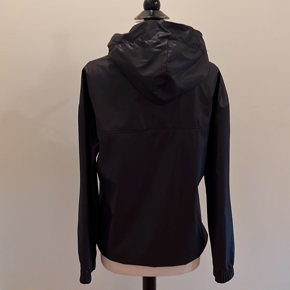 Fabletics Windbreaker - Picture 3 of 4